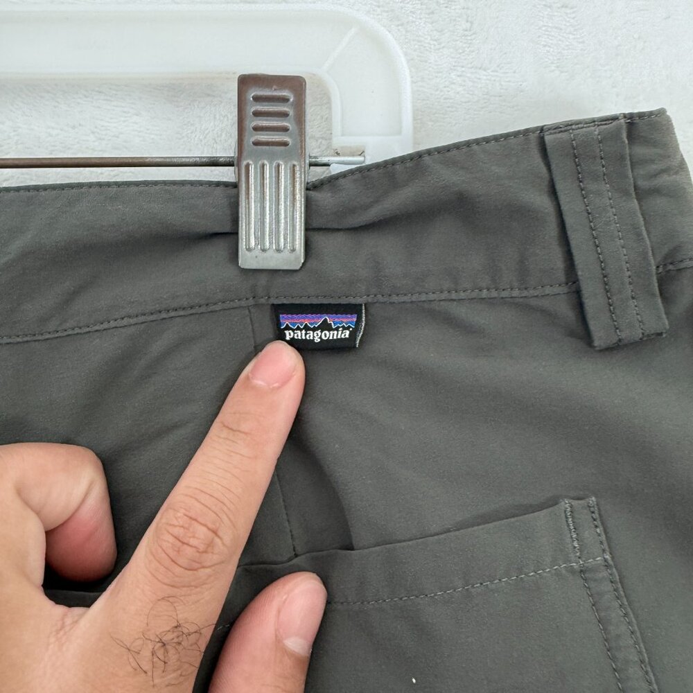 Patagonia Quandary Shorts Mens 40 Gray Performance Hiking Cargo Zipper Pocket - Picture 9 of 10